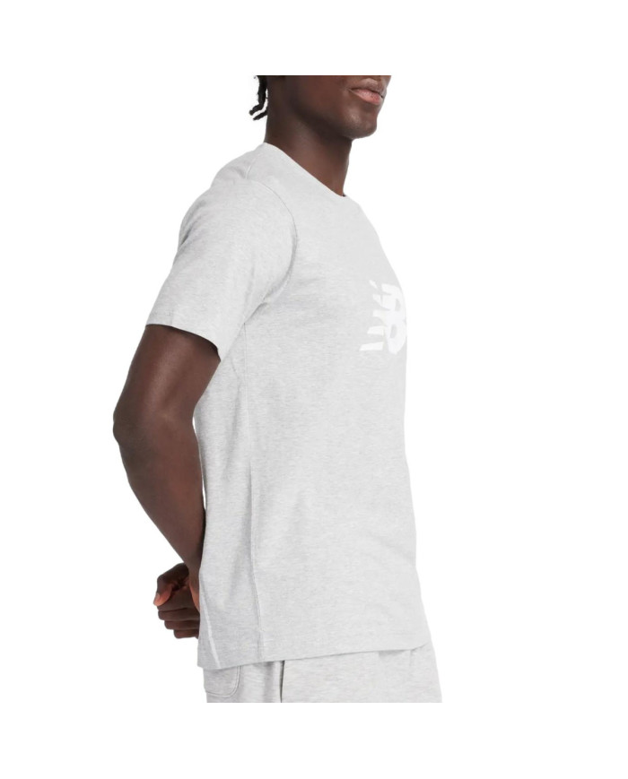 New Balance Koszulka męska S/S SPORT GRAPHIC V FLYING AG MT43906AG - Szara | Sklep Monotox